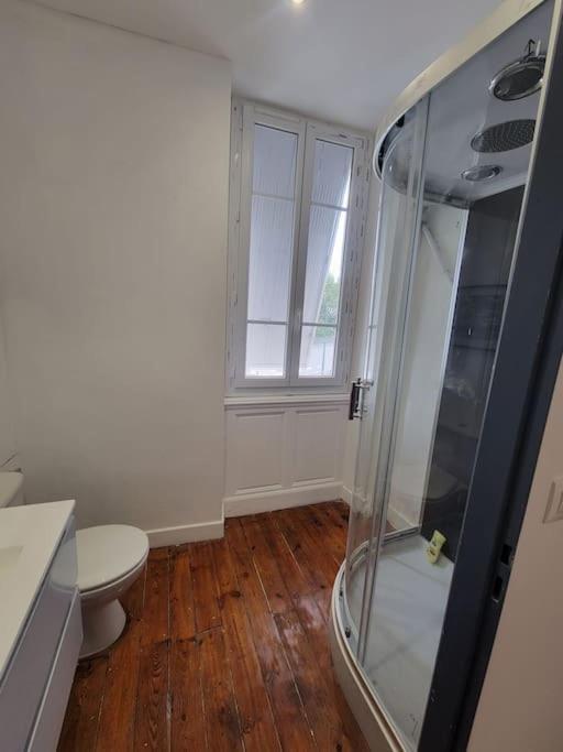 Appartement De Charme Avec Tomettes Et Parquet Graulhet Exterior foto